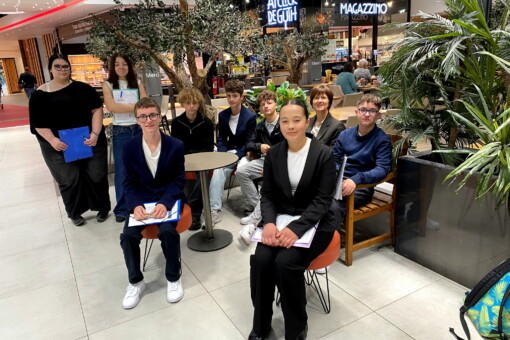 Élèves du bac pro commerce de La Providence Dieuze en atelier style